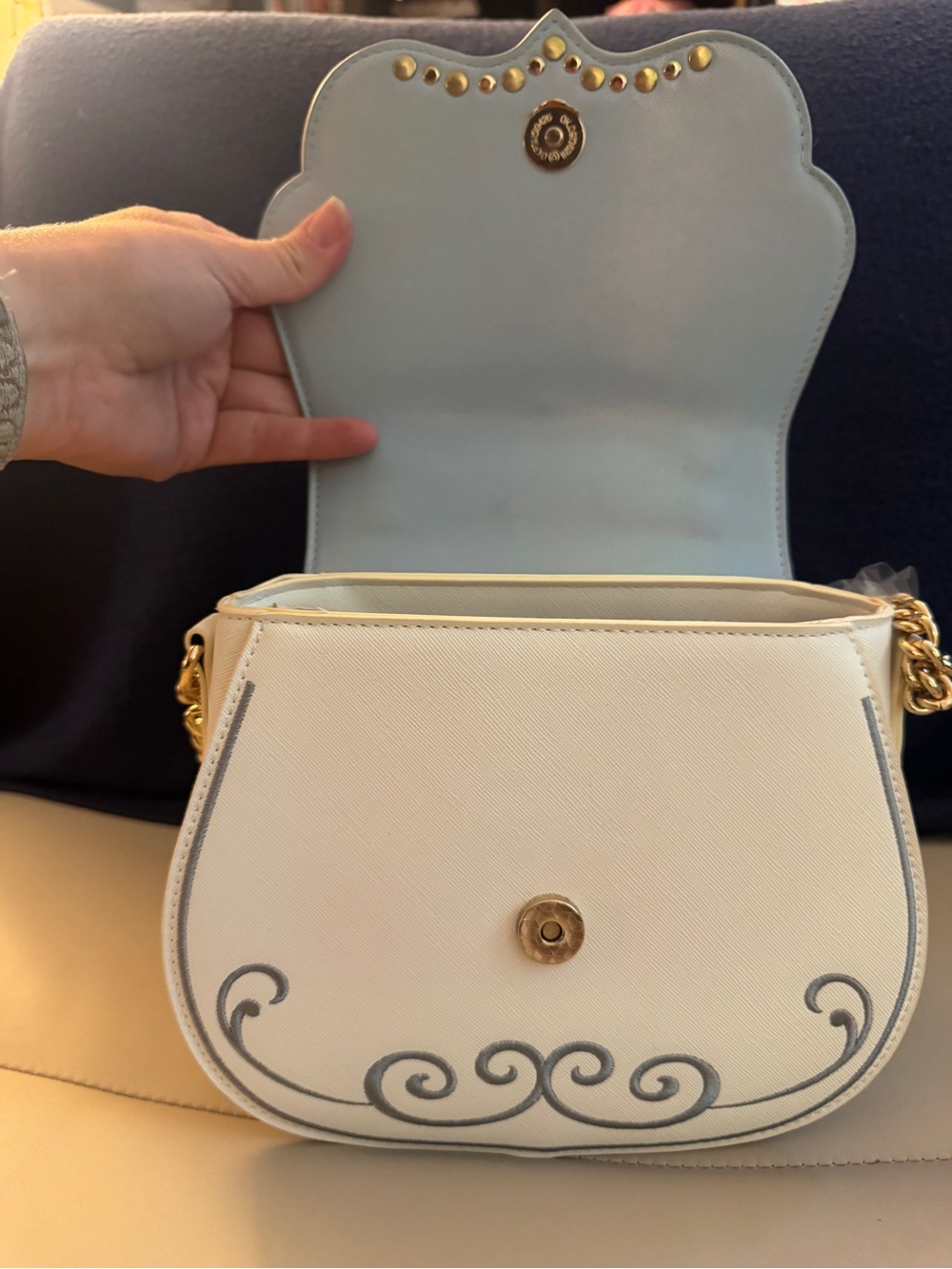Danielle Nicole Cinderella Wedding Carriage Top-Handle Bag in Light Blue - Picture 3 of 7